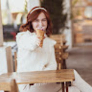 Meet your Posher, Caroline